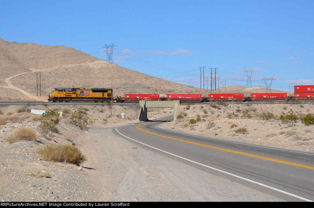 UP 8556 E/B DPU to train UP 8747